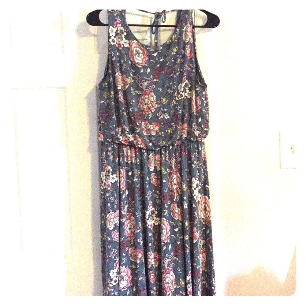 Petite sleeveless floral dress